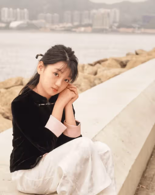 12歲阿拉蕾近照:長成亭亭玉立的大姑娘了,還是很漂亮,氣質超好
