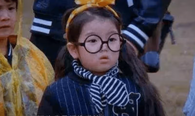 12歲阿拉蕾近照:長成亭亭玉立的大姑娘了,還是很漂亮,氣質超好
