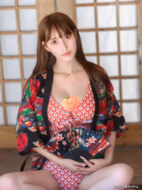 22歲極品尤物時尚寫真大賞:紅色印花比基尼 盡顯時尚完美身材