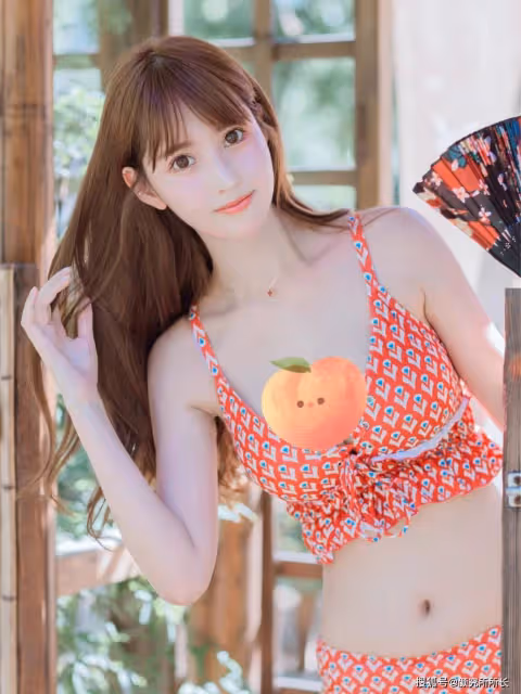 22歲極品尤物時尚寫真大賞:紅色印花比基尼 盡顯時尚完美身材
