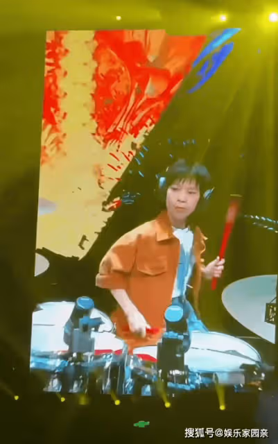 上陣父子兵！陳楚生攜子同台演出燃爆全場，10歲兒子打鼓帥呆了