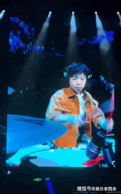 上陣父子兵！陳楚生攜子同台演出燃爆全場，10歲兒子打鼓帥呆了