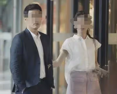 為了前途我捨棄了陪我十年的女友，她為了報復逆襲嫁給了我的老闆