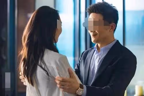 初戀女友獨自生下孩子，卻不讓我相認，這種折磨簡直就是一種報復
