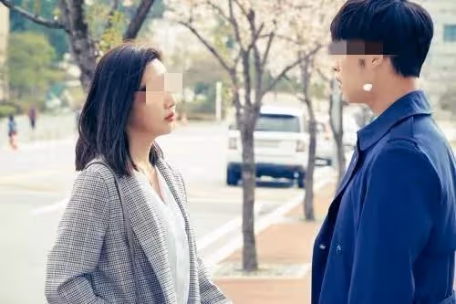 二婚老婆和前妻打了一架，保住了我的命，出院後我上交了所有財產