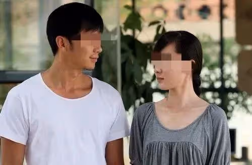 二婚老婆和前妻打了一架，保住了我的命，出院後我上交了所有財產