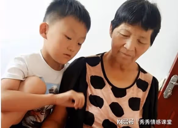 去女兒家過年，外孫天天問她何時走，一周後她選擇了回老家
