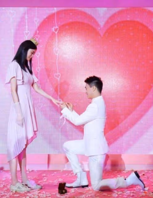 奚夢瑤當街怒吼何猷君，嫁入豪門5年，她的委屈太多了！