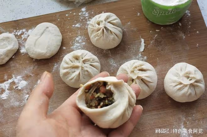 陝西人從小吃到大的【地軟包子】！薄皮大餡，香辣入味，超過癮~