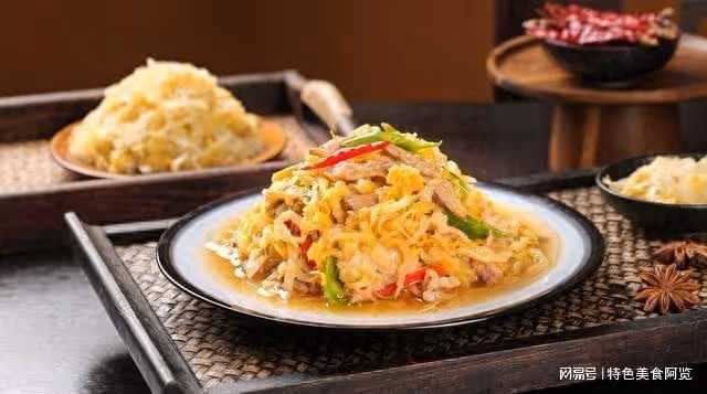 愛上美食,如何做東北炒酸菜更好吃呢?