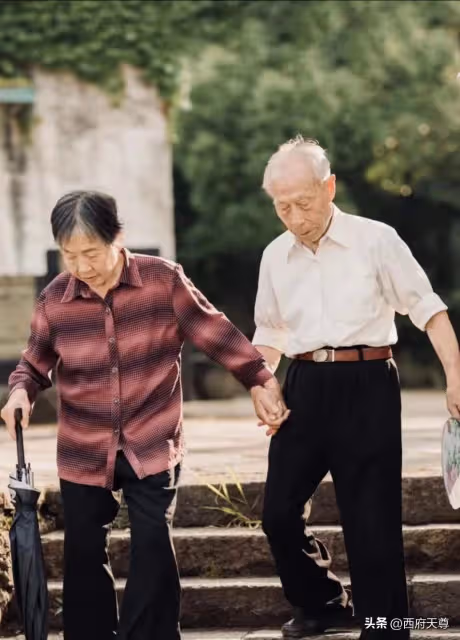 父母在,家就在!人生太無常「父母離世後」 你會明白「4個道理」很現實