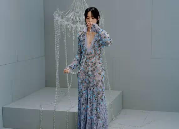 假小子照樣很性感,周筆暢穿人魚裙大秀身材,短髮也藏不住女人味