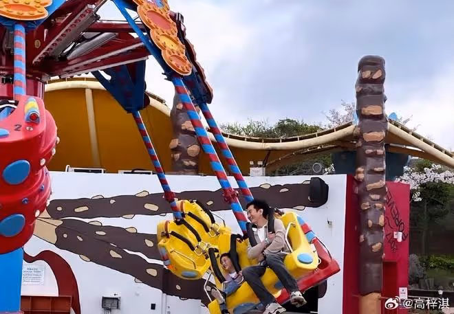 高梓淇罕曬與兒子合照，公開感謝前妻蔡琳，6歲禮物長得像媽媽