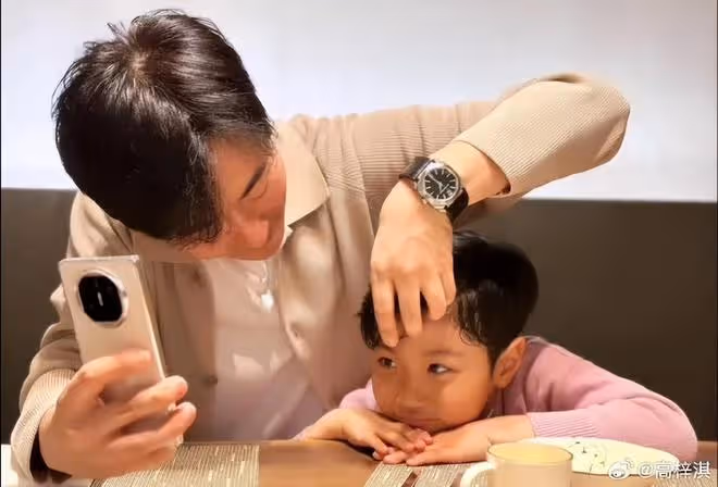 高梓淇罕曬與兒子合照，公開感謝前妻蔡琳，6歲禮物長得像媽媽