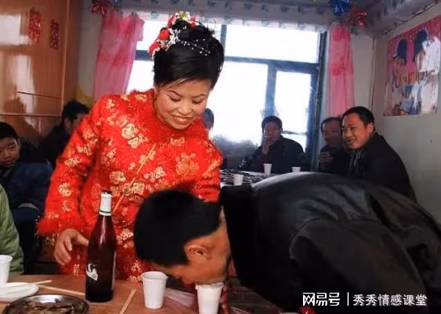 光棍三叔娶媳婦,全村十戶去了九戶半,院子裡的人都站不下了