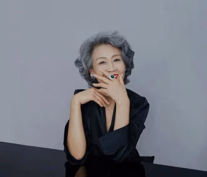 72歲奶奶穿旗袍走秀,不懼年齡活出精彩,美得讓人驚嘆