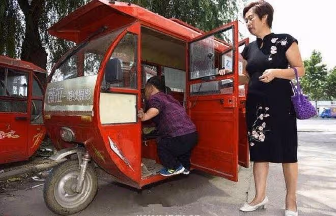 男子身高1米，娶1米7女子為妻，15年過去了，他們過得如何