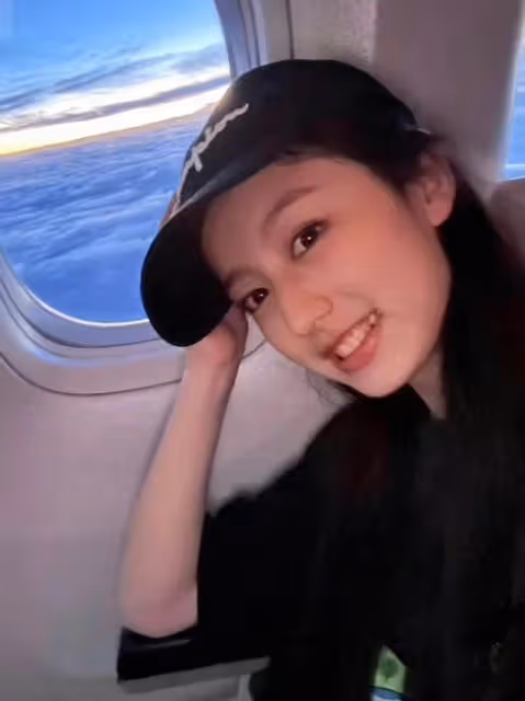 時隔7年！讓王一博變女兒傻瓜的女孩又和他合作！長大撞臉金智媛