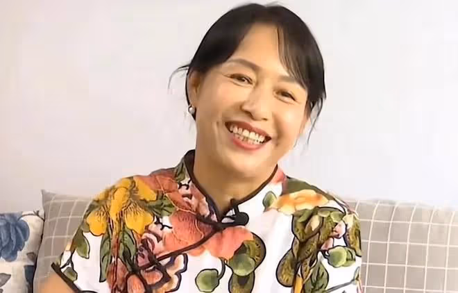 大媽來相親，說好不在乎物質，可一見面提出5萬彩禮，紅娘很尷尬