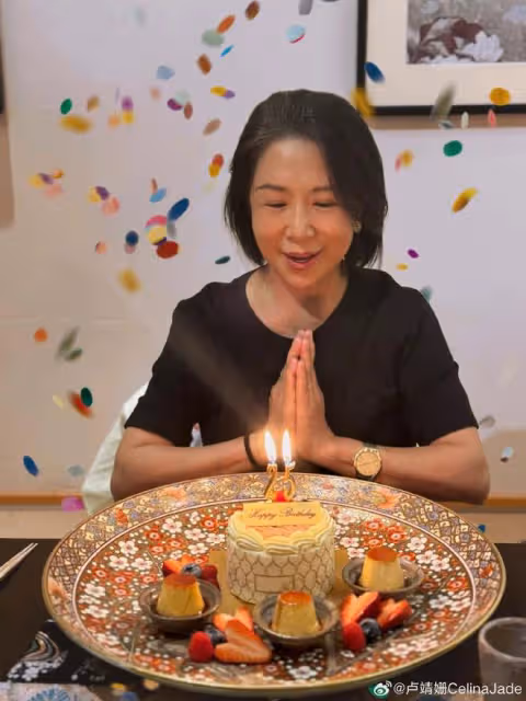 盧靖姍為婆婆慶生，贊韓庚媽媽是世界上最好的奶奶，婆媳倆超親昵