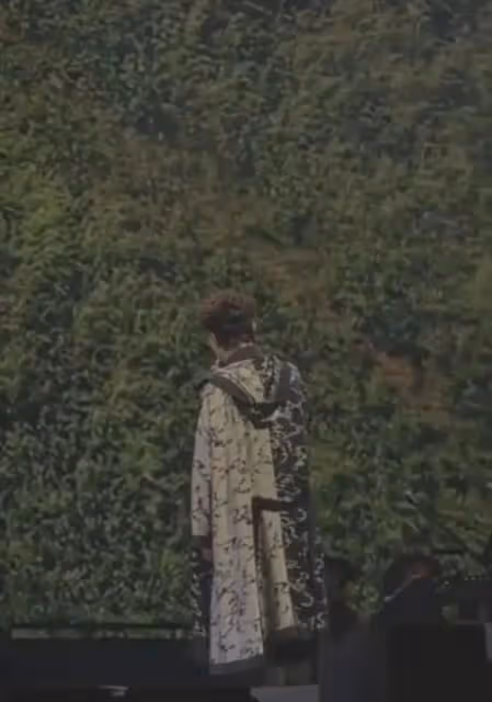 陳奕迅南京演唱會被觀眾豎中指！生氣背對觀眾演唱，觀眾直呼退票