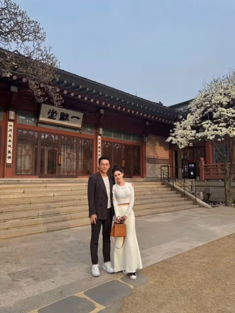 汪小菲發文秀恩愛！首爾和妻子深情相擁，馬筱梅一身行頭近百萬！