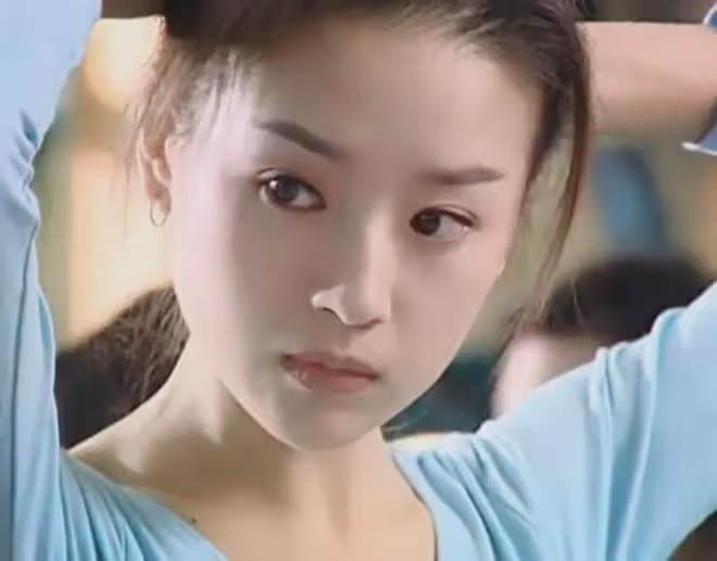 又瘦又黑的董潔算不算頂級美人，看她和高圓圓周迅的合照就知道了