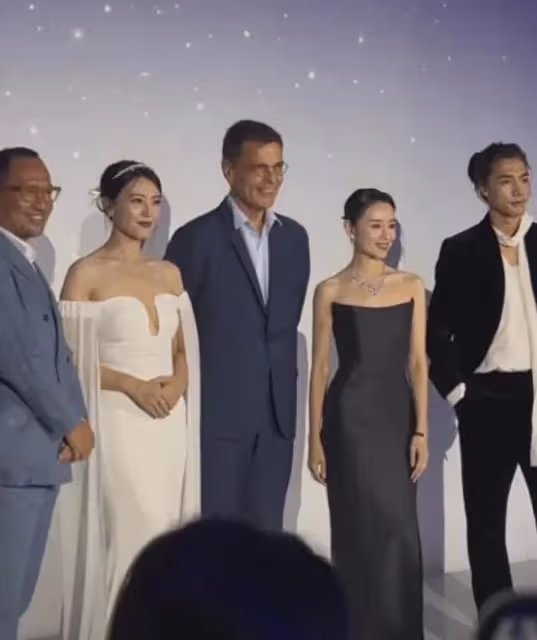 又瘦又黑的董潔算不算頂級美人，看她和高圓圓周迅的合照就知道了