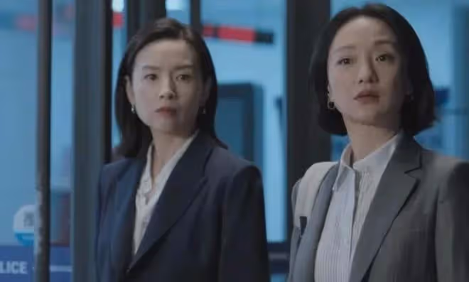 又瘦又黑的董潔算不算頂級美人，看她和高圓圓周迅的合照就知道了