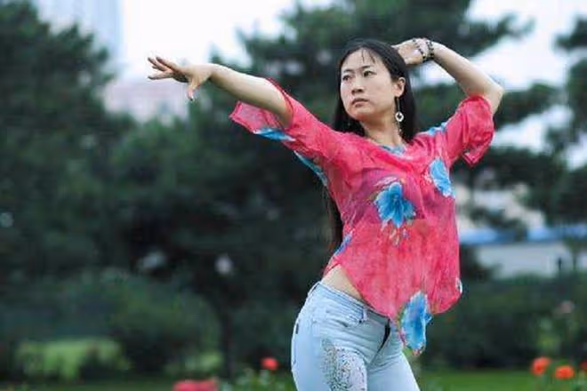 鳳姐淪為打工妹，芙蓉姐姐身價過億，現在他們的差距實在太大了