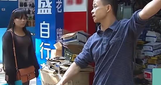 回顧六旬後媽愛打扮,丈夫與繼子嫌棄她要離婚,後媽:給我一百萬
