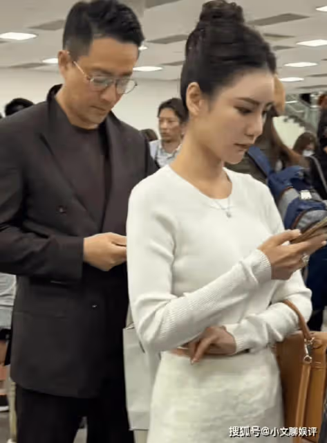 汪小菲與未婚妻出遊，Mandy拿愛馬仕，戴70w鴿子蛋，氣場碾壓大S