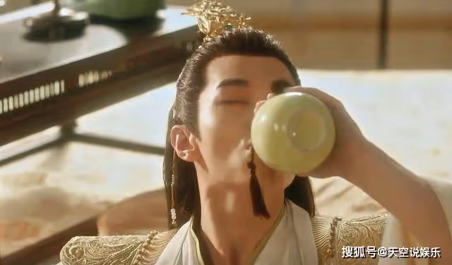 《與鳳行》拂容君棄醫從武的那一刻起,天君之路就已經鋪好了
