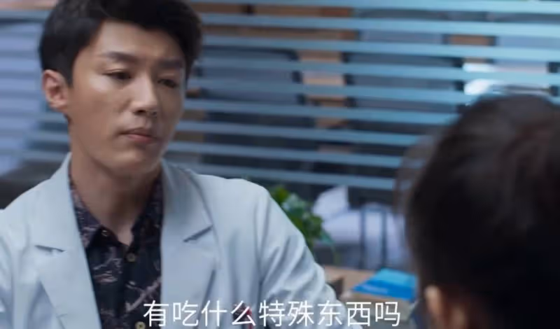 《手術直播間》:頂著面癱臉卻要演「醫生」,誰的審美出了問題?