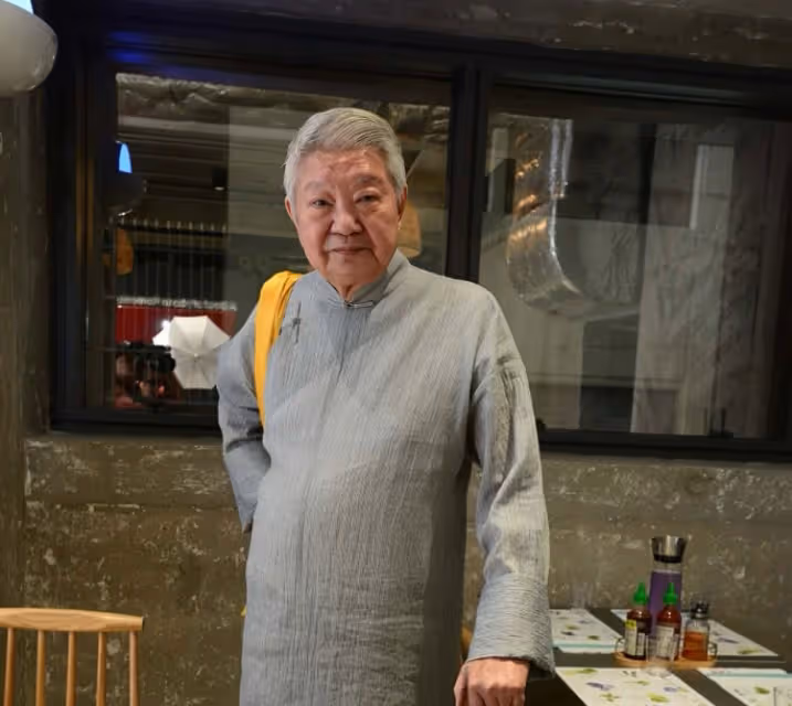 蔡瀾曝妻子意外摔倒後離世,花高價住五星級酒店,準備賣掉舊宅