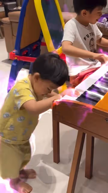 優秀!TVB小生黎諾懿兒子鋼琴比賽奪冠,會多國語言兼具豪門氣質