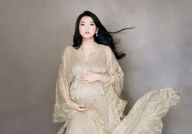 恭喜!香港百億名媛李嘉穎產子,和帥氣老公結婚六年連生三個兒子