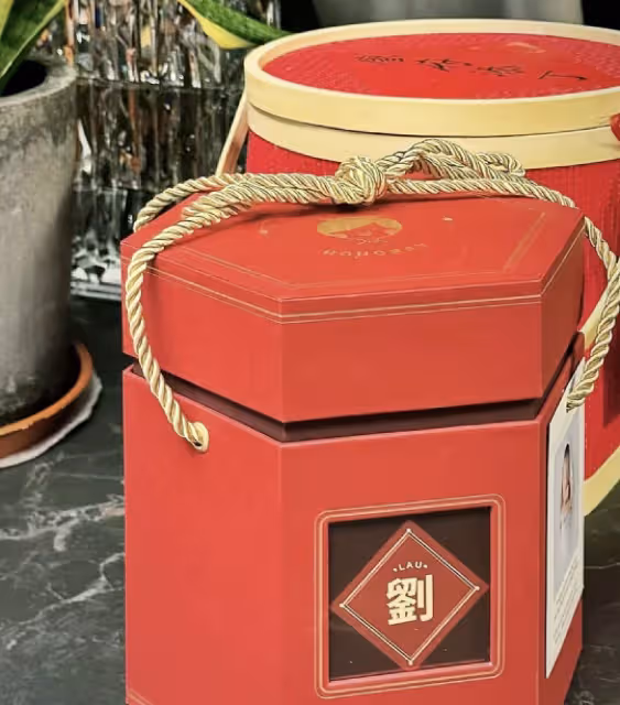 恭喜!香港百億名媛李嘉穎產子,和帥氣老公結婚六年連生三個兒子