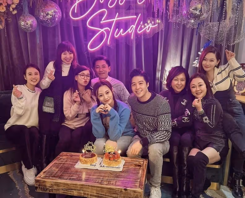 恭喜!TVB高顏值人氣女星王菲戀情曝光,戀上唱片公司太子爺