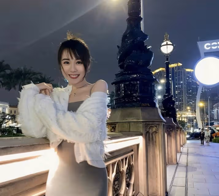 恭喜!TVB高顏值人氣女星王菲戀情曝光,戀上唱片公司太子爺