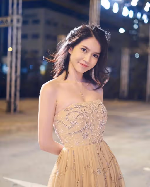 28歲TVB小花生日收百朵玫瑰!曾被指與男上司發展戀情