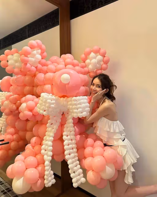 28歲TVB小花生日收百朵玫瑰!曾被指與男上司發展戀情