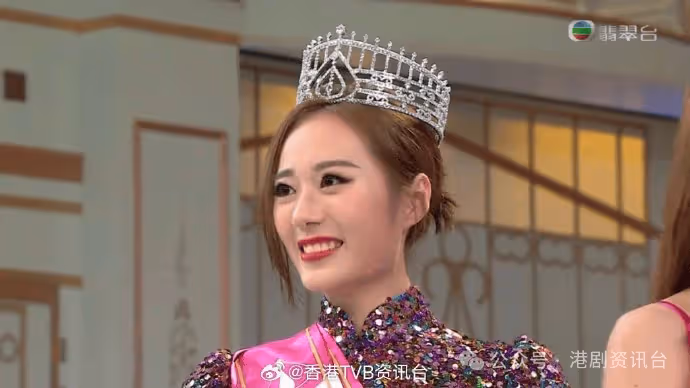 TVB王菲與唱片公司太子爺戀得火熱!大合照洩蜜關係不言而喻