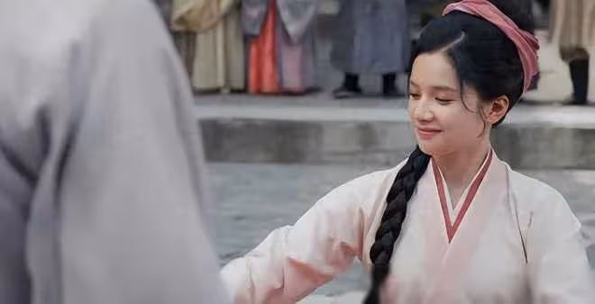 《惜花芷:初試演技尷尬誇張,舉止失態似打架》