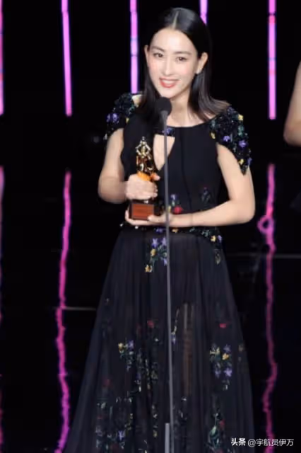 馬蘇：與孔令輝戀愛時互相背叛，力挺李小璐遭群嘲，如今自毀前程