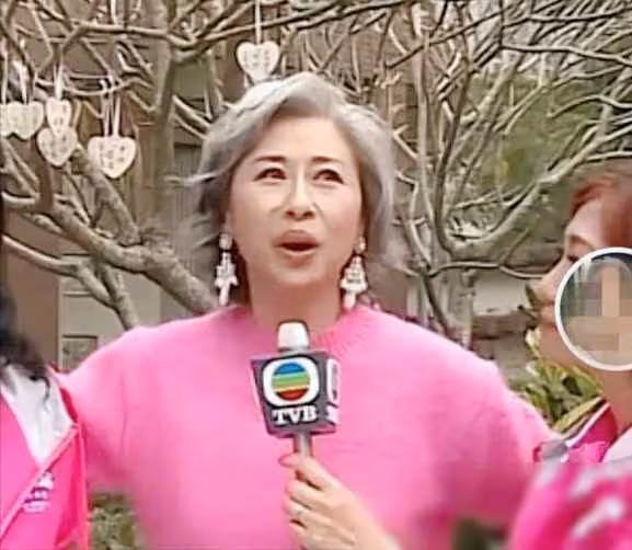 62歲葉倩文與65歲朱玲玲同框亮相,引網友熱議:難以置信!