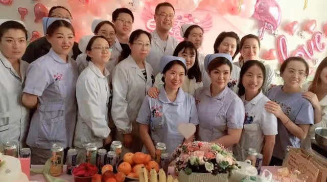 痛心!兒科護士長高芝去世,年僅30齣頭,死因是職業暴露!