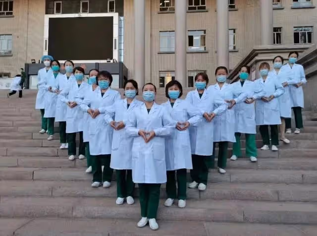 痛心!兒科護士長高芝去世,年僅30齣頭,死因是職業暴露!
