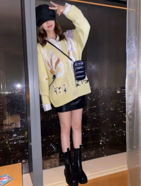 吳昕瘦身後風格大變,穿檸檬黃色嫩回十八歲,肩頸線條太精緻