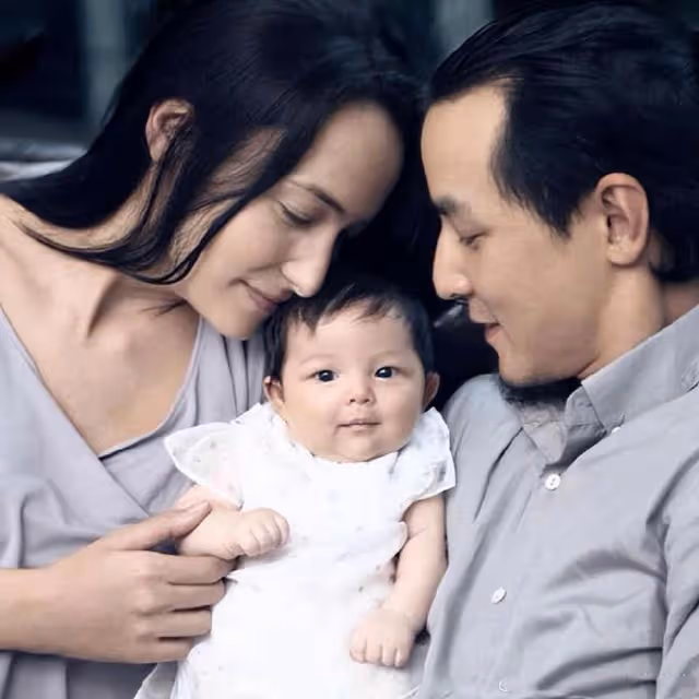 吳彥祖慶祝結婚14周年，親手為愛妻Lisa做蛋糕：沒有你我活不下去